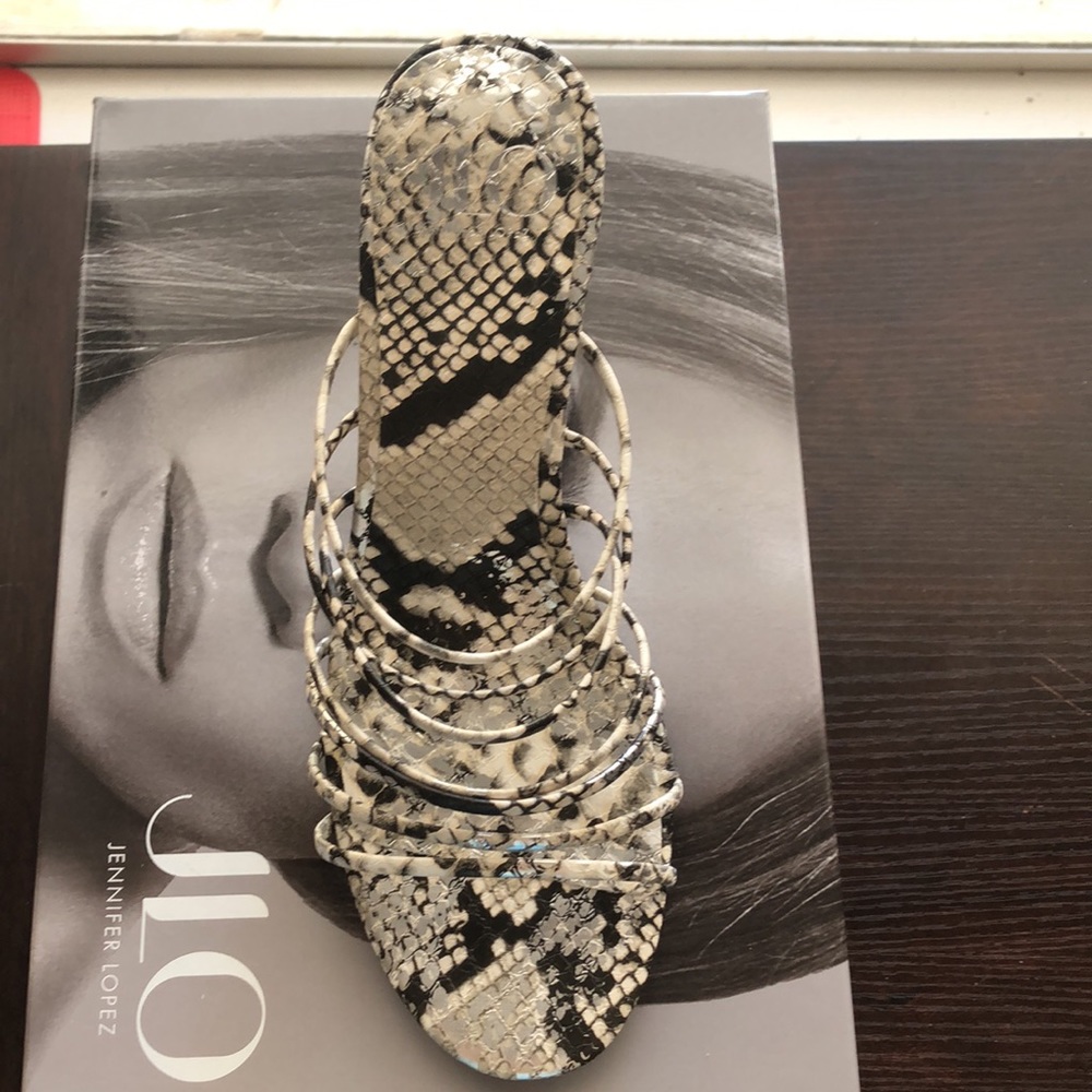 Shoes - Picture 5 of 5